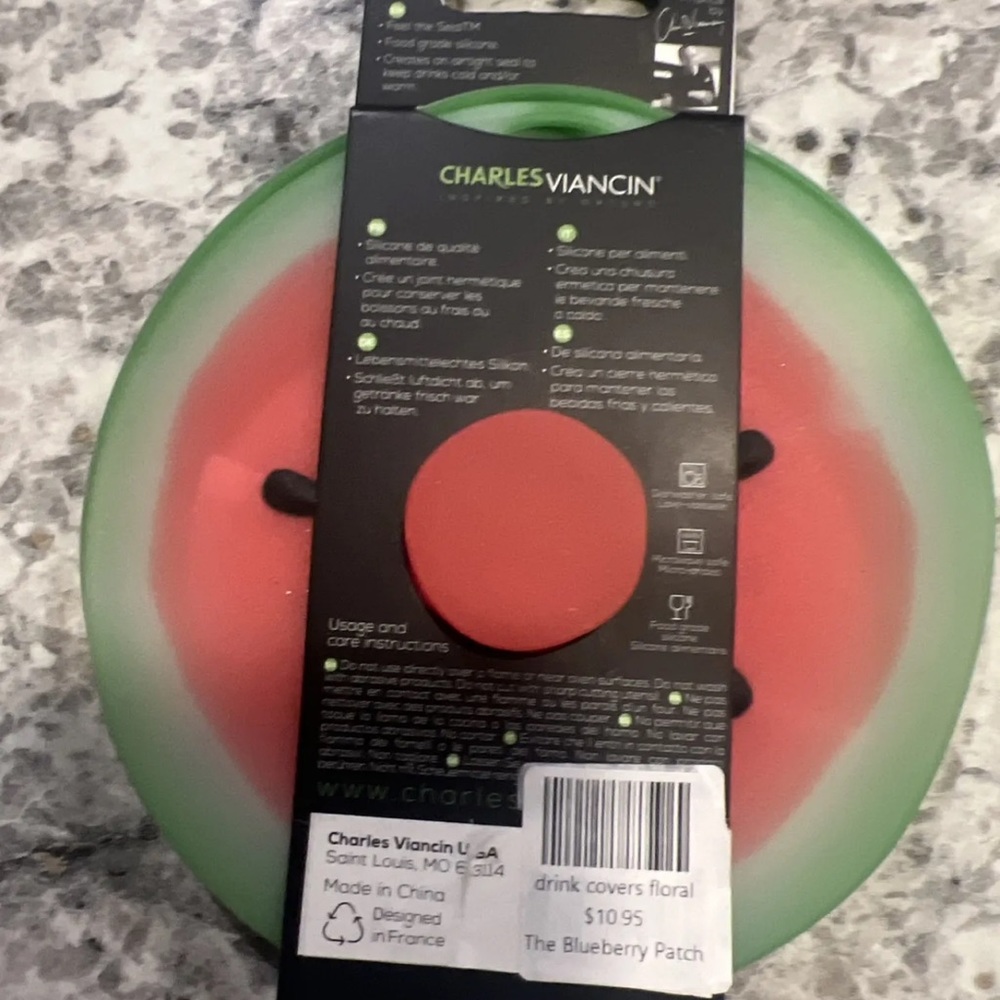 Silicone Red Baking Cups Boxed and Airtight lids like watermelon - Picture 6 of 6